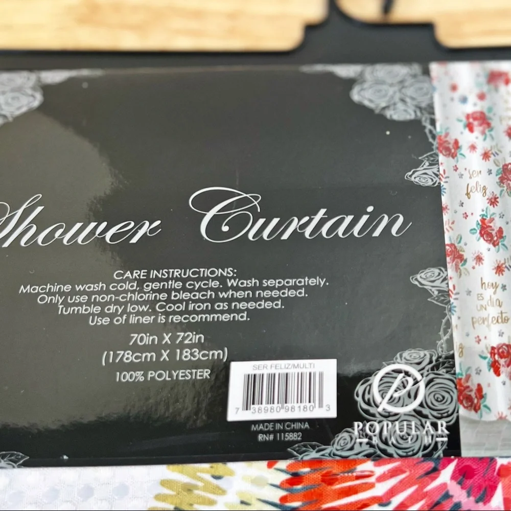 Spring Flowers Shower Curtain with this phrase “Es un día Perfecto”